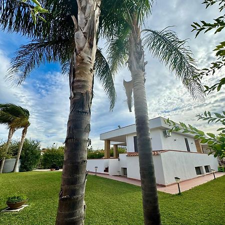 Villa Capri Holiday Home Campofelice Di Roccella Bagian luar foto