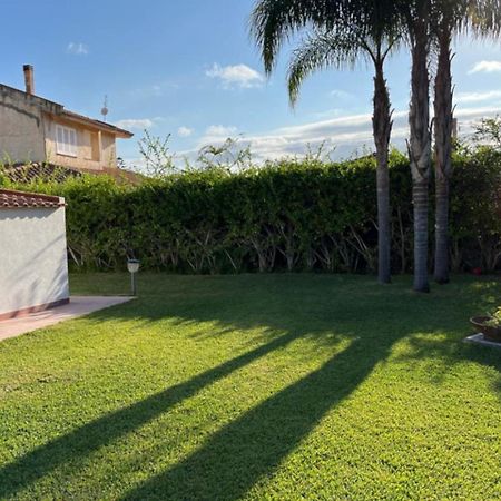 Villa Capri Holiday Home Campofelice Di Roccella Bagian luar foto