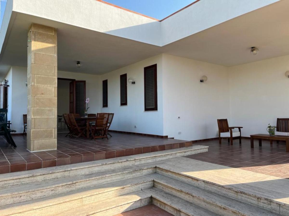 Villa Capri Holiday Home Campofelice Di Roccella Bagian luar foto