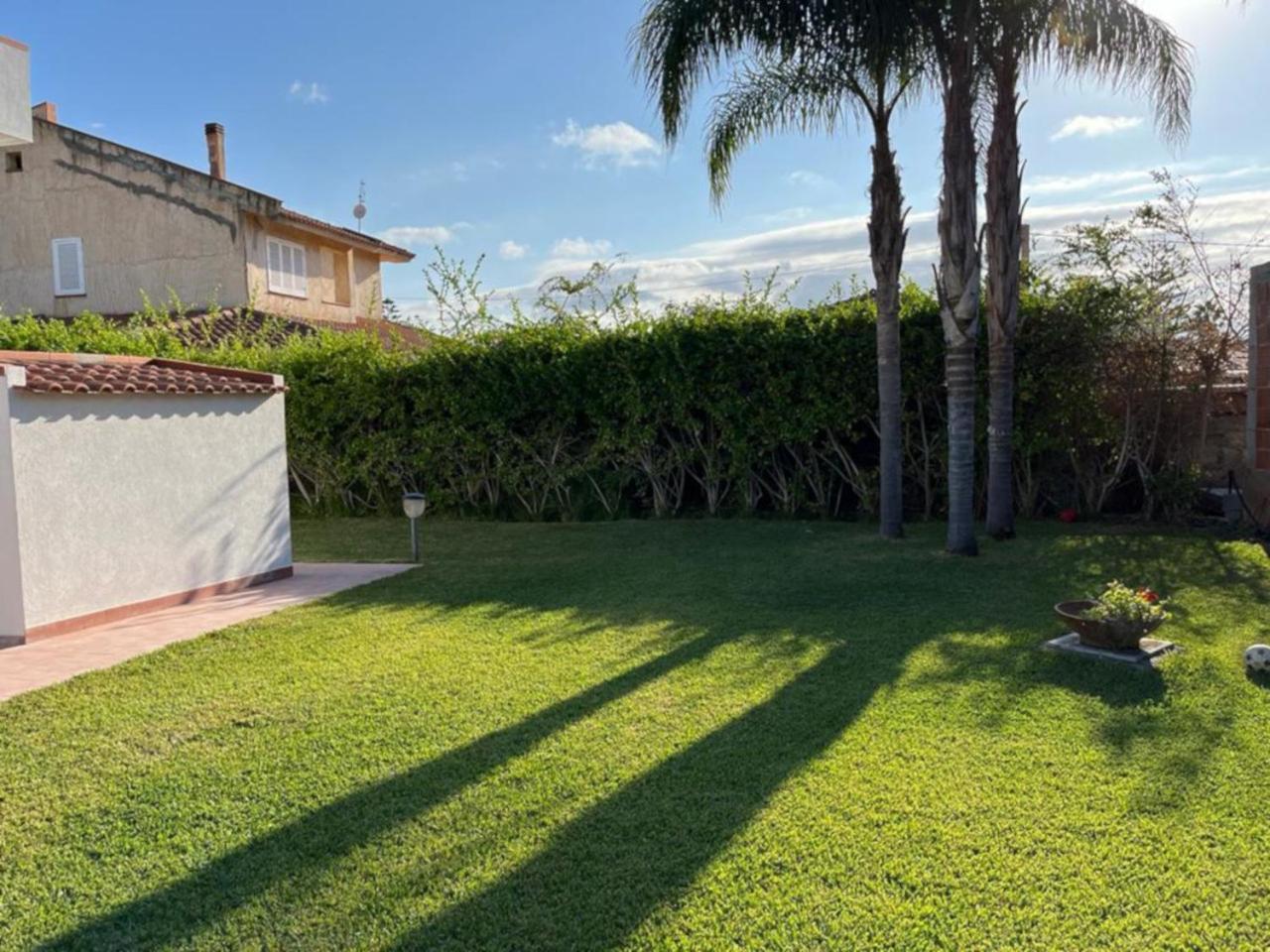 Villa Capri Holiday Home Campofelice Di Roccella Bagian luar foto