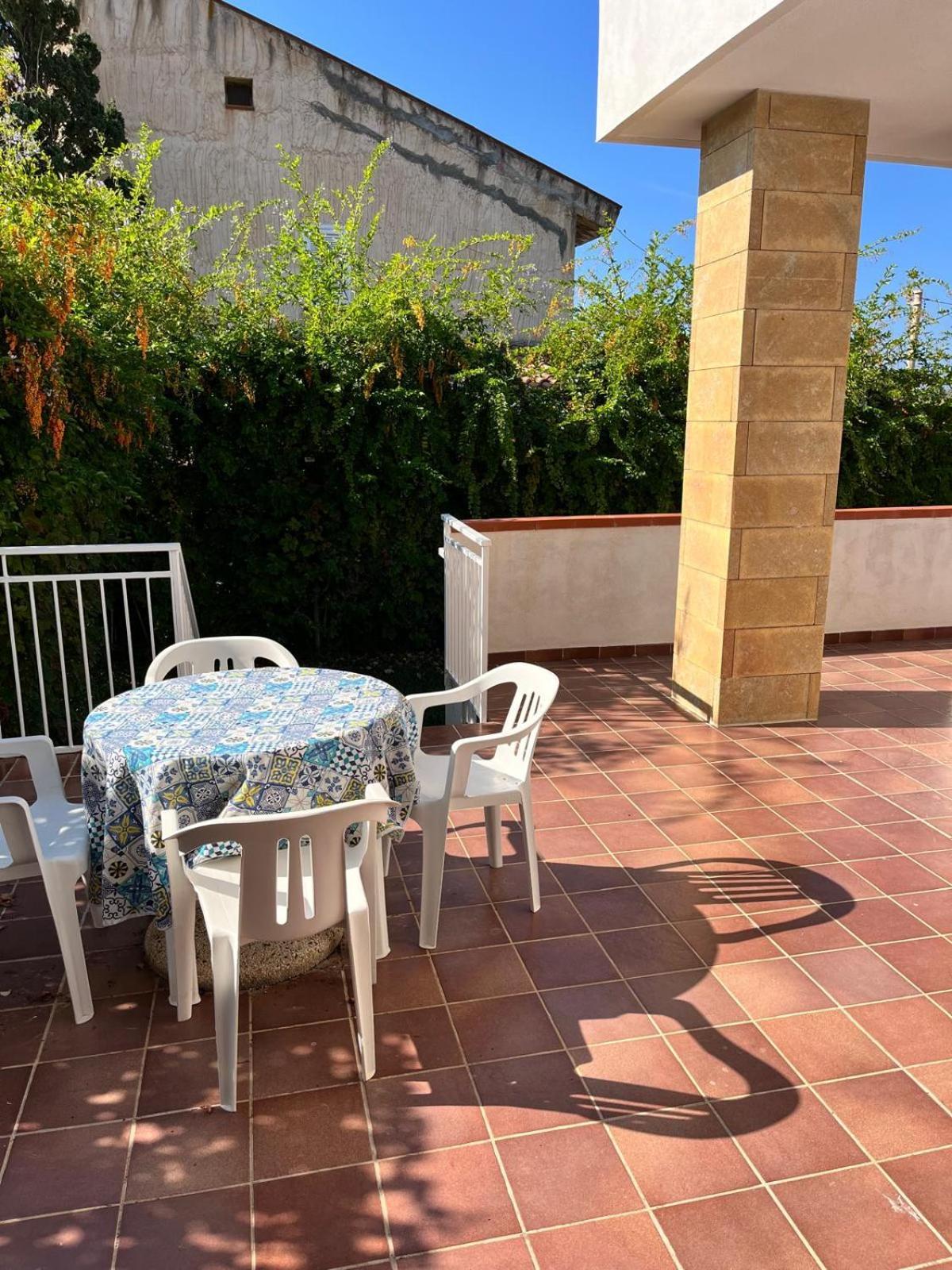 Villa Capri Holiday Home Campofelice Di Roccella Bagian luar foto