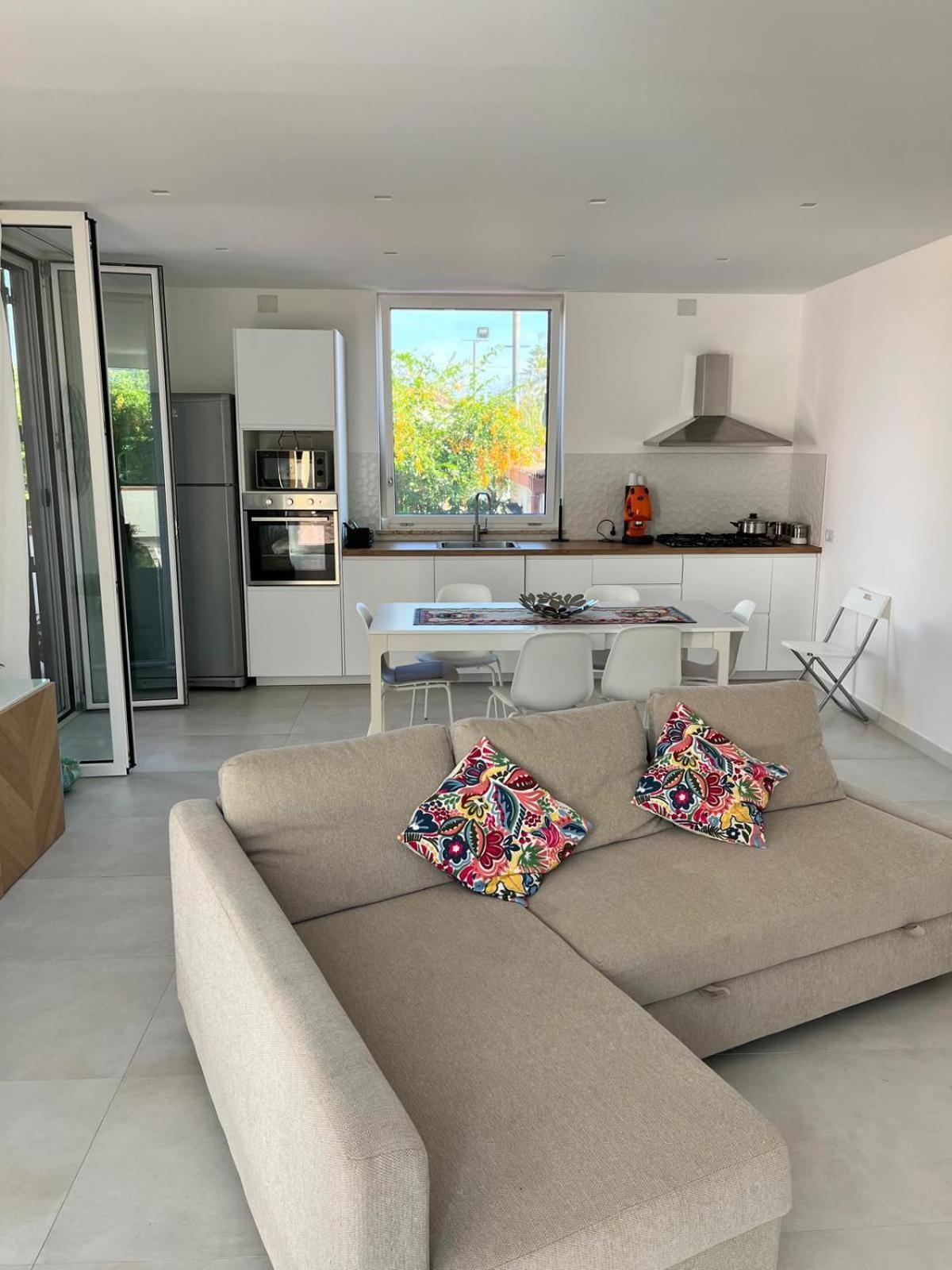 Villa Capri Holiday Home Campofelice Di Roccella Bagian luar foto